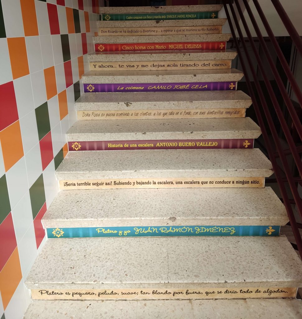 20211214_boblioescalera (5)